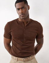KESINGTON HENLEY MUSCLE TEE - RICH MOCHA