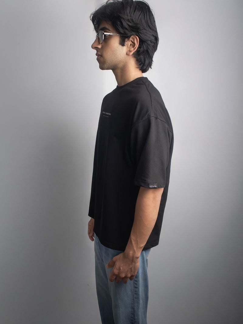 BASICS - BLACK TEE