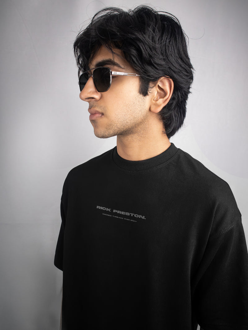 BASICS - BLACK TEE