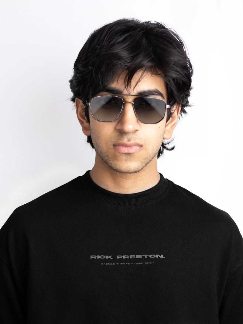BASICS - BLACK TEE