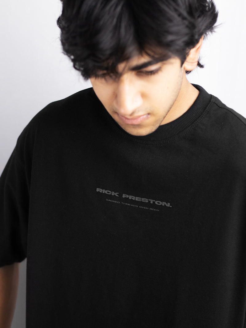 BASICS - BLACK TEE