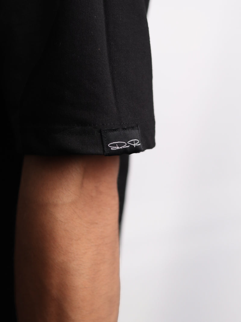 BASICS - BLACK TEE