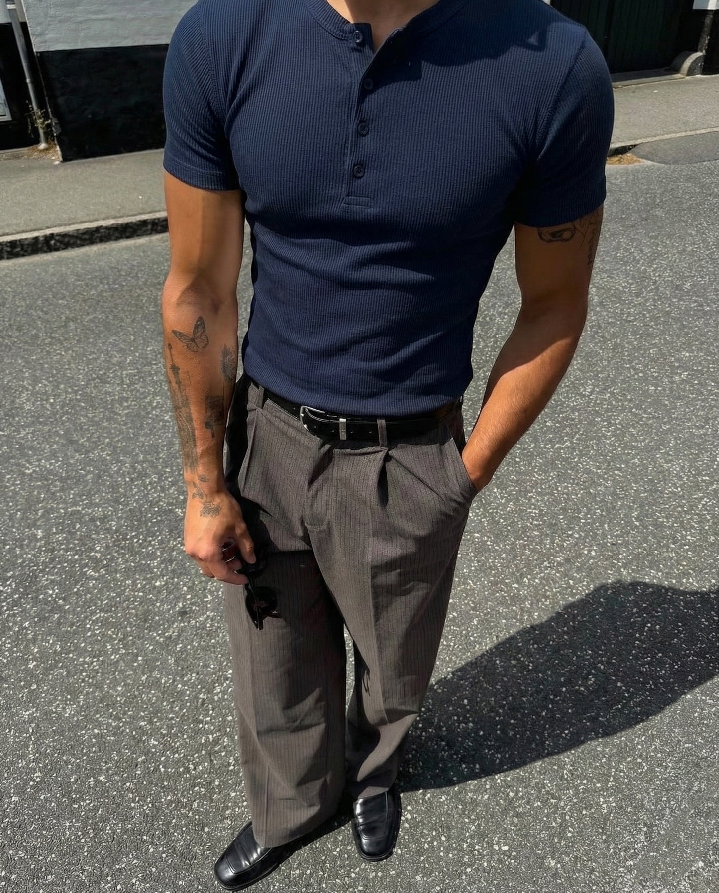 KESINGTON HENLEY TEE - MIDNIGHT